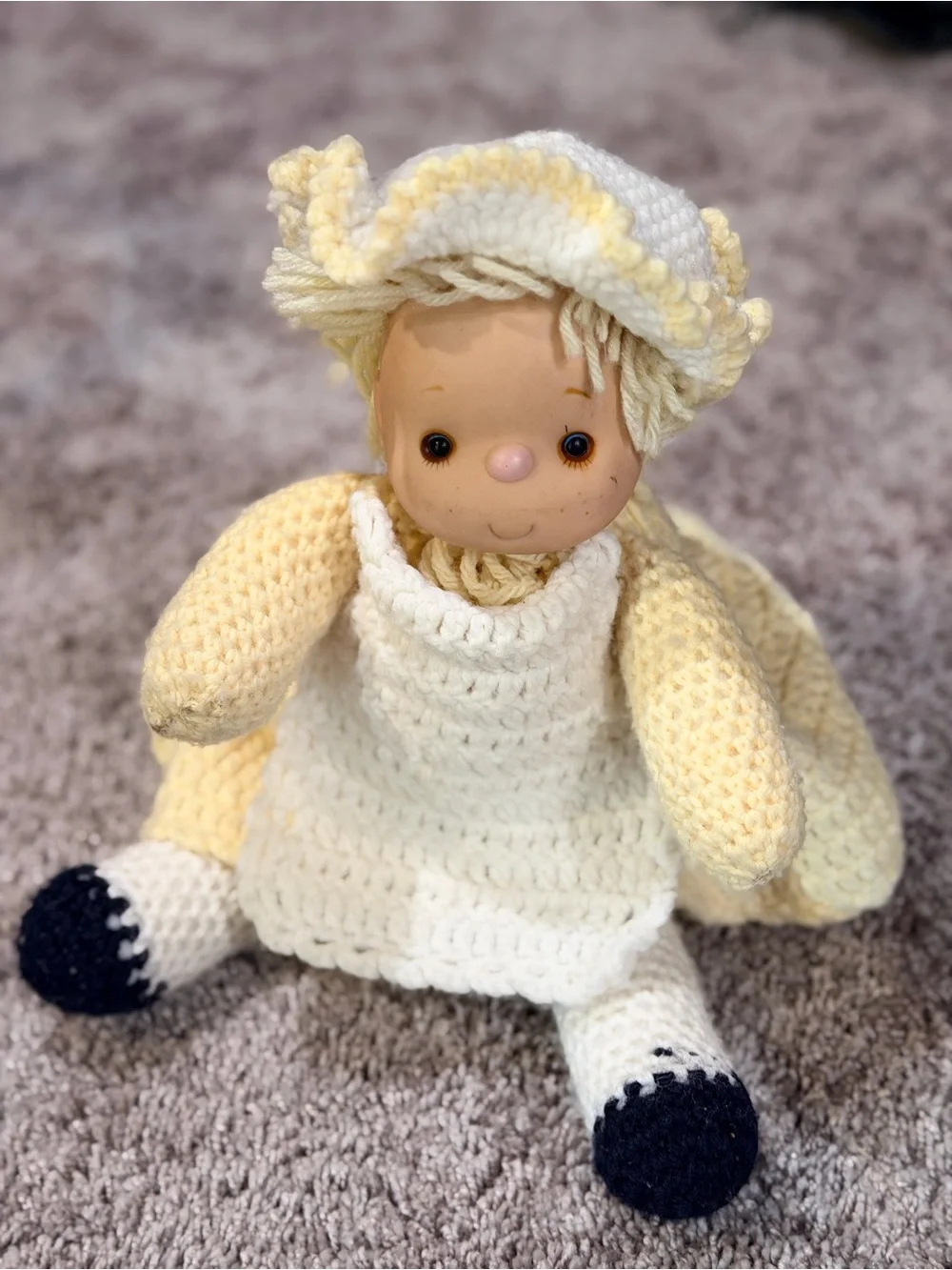 VTG 70s Handmade Crochet Doll Yellow Dress White Bib Floppy Hat &  Freckles 17”